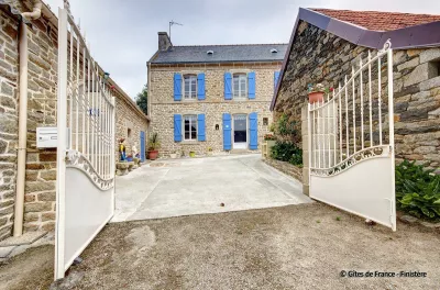 La maison aux volets bleus