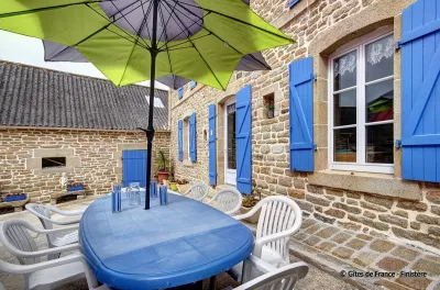 La maison  aux volets bleus