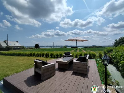 Penty breton avec portail bleu