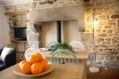 Gîtes de Keronvel : La Maison / An ti bras