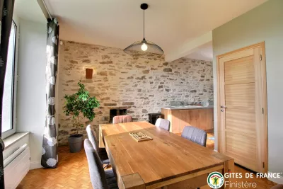 Maison bord de mer avec jardin clos au coeur de Portsall.