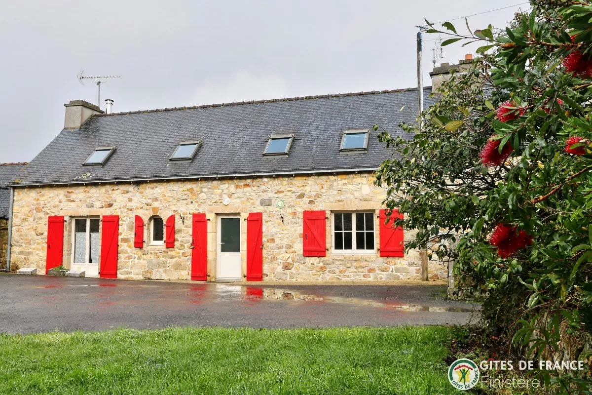 Les volets rouges