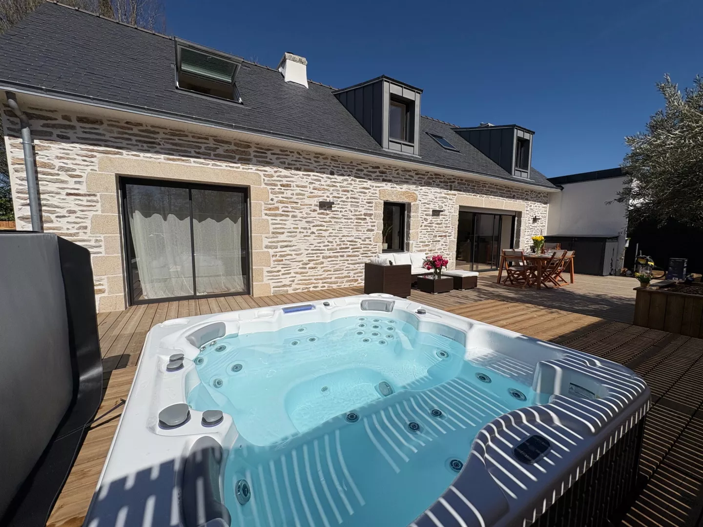 LES PIERRES 2 LOC AMAND